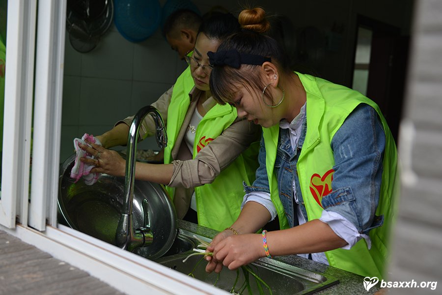 ������¡��Ϸ羴��Ժο�ʻ