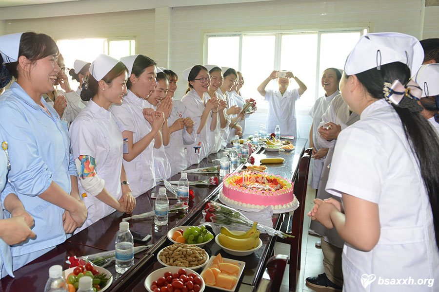 第106个国际护士节,向“白衣天使”致敬!