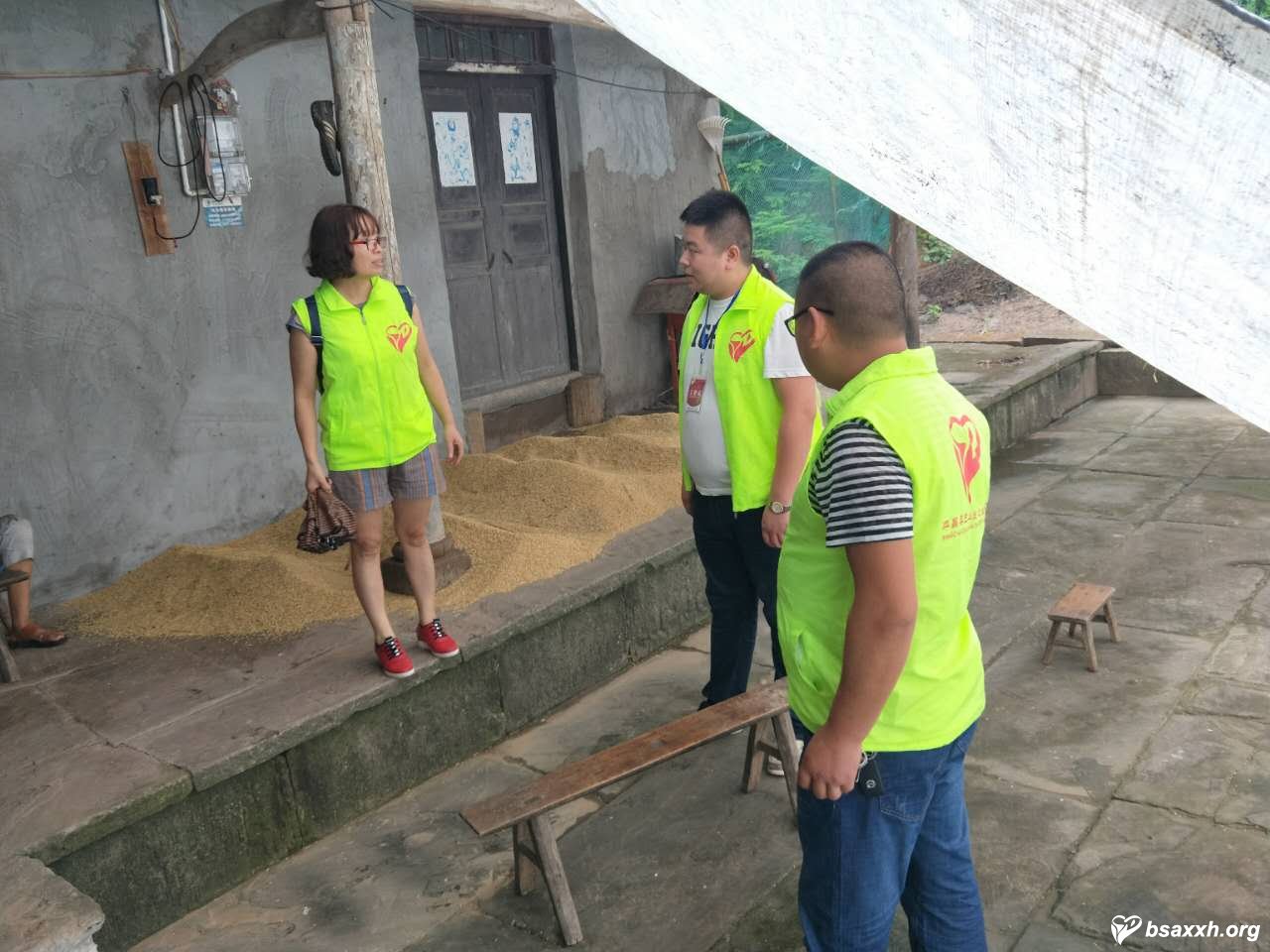 六门乡九树村“精准扶贫”