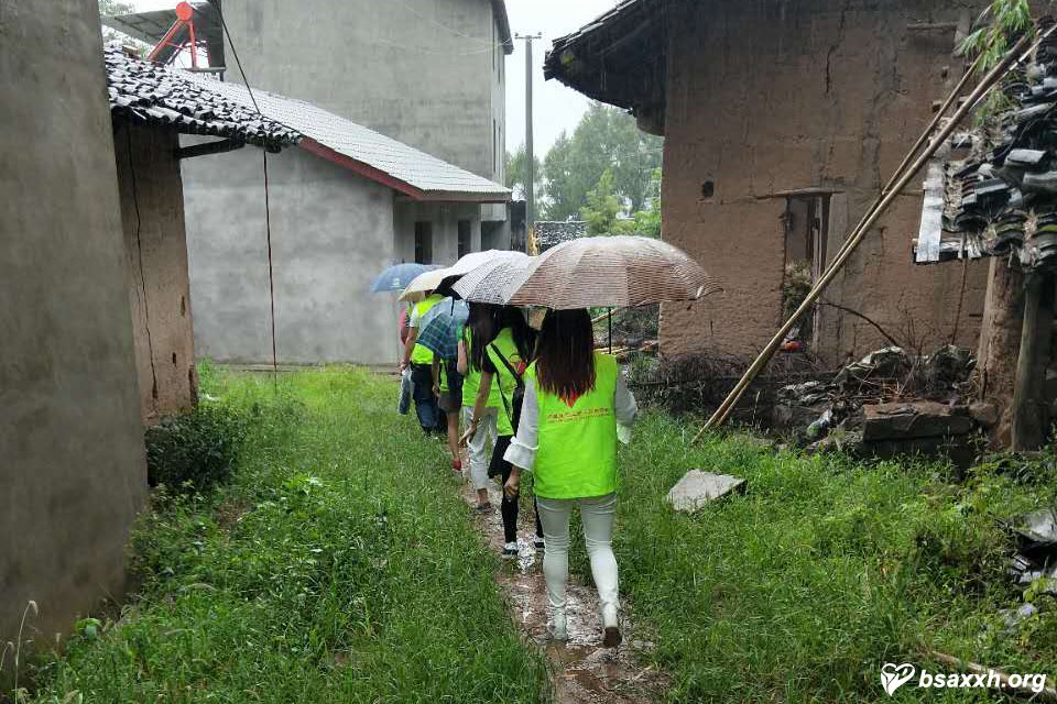 六门乡九树村“精准扶贫”